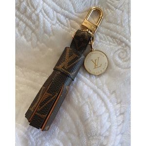 ✨Louis Vuitton Custom Key Chain ✨